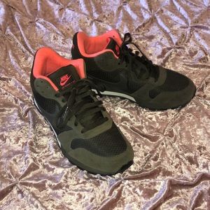 Nike md runner olive Clearance